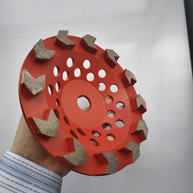 Diamond Grinding Cup for Concrete Floor Pointed Tooth Brazed Arrow Segment Fast Removal Long Life Floor Grinder Polisher