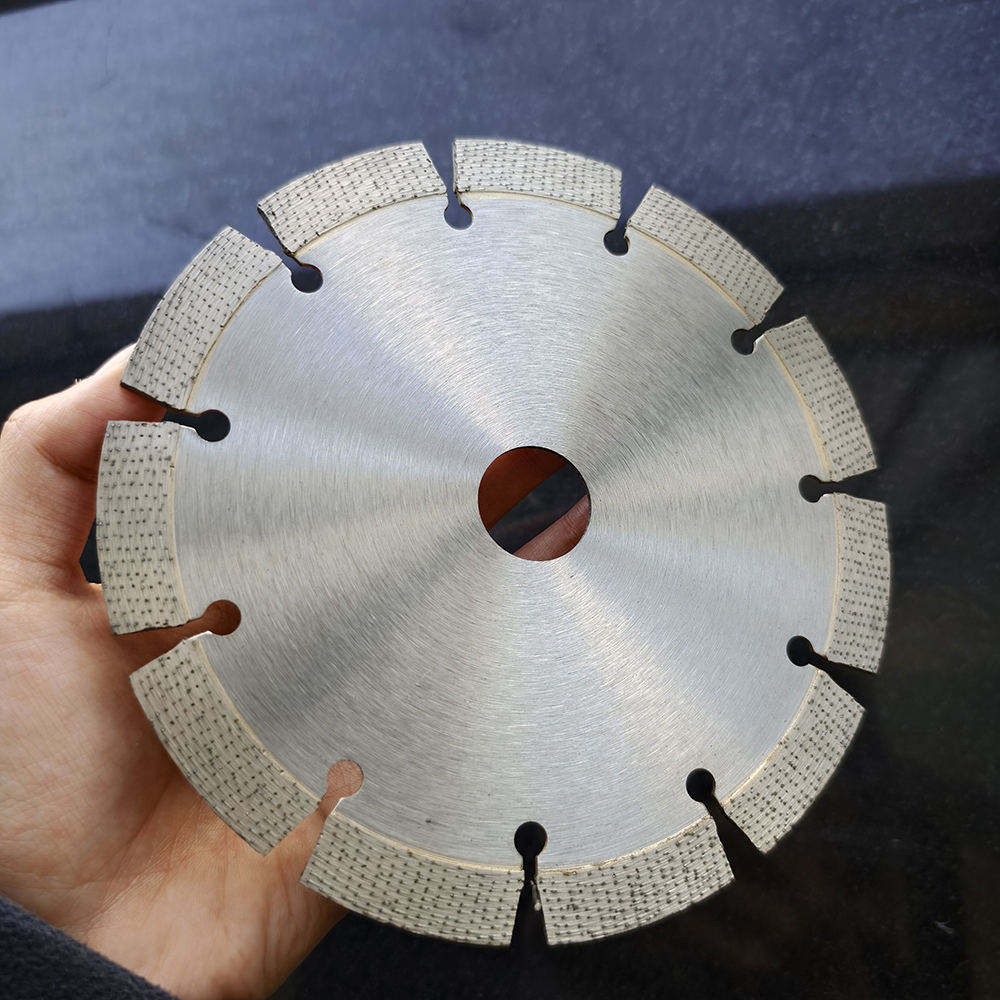 Faster More Stable Less Chipping Hot-Pressed Arix Segment 105-230mm for Hard Volcanic Rock Basalt Andesite Concrete Saw Blade